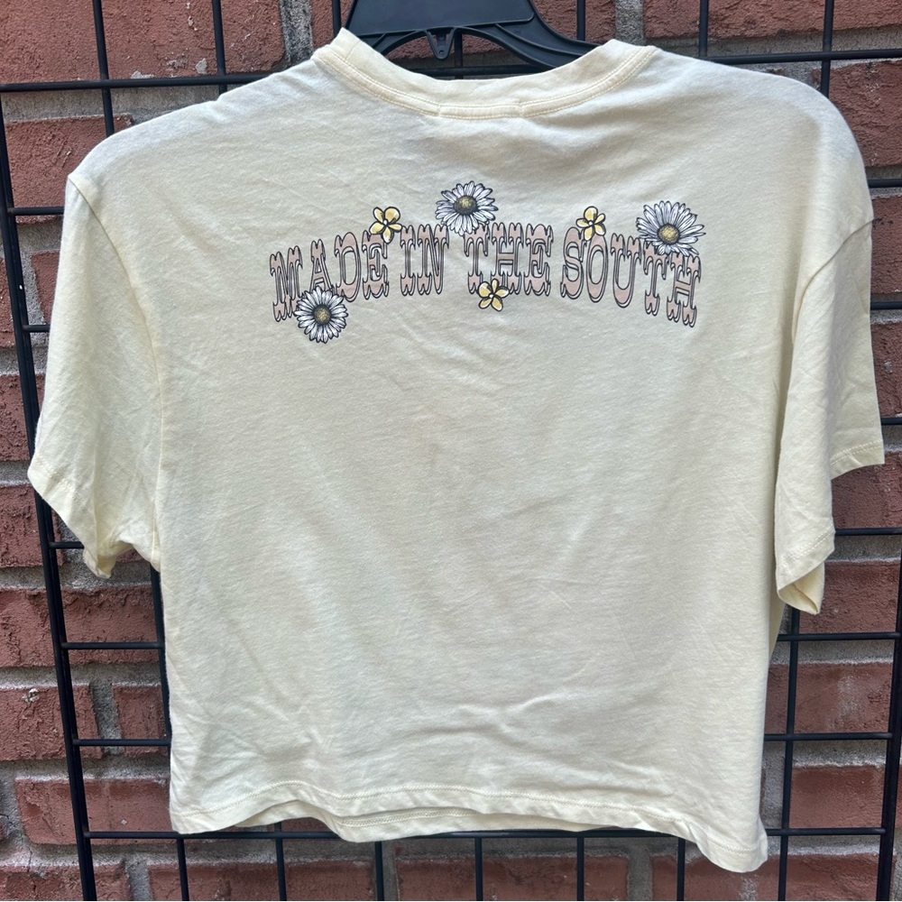 Outlaw Graphic Tee with Southern Design NWT - Picture 3 of 3